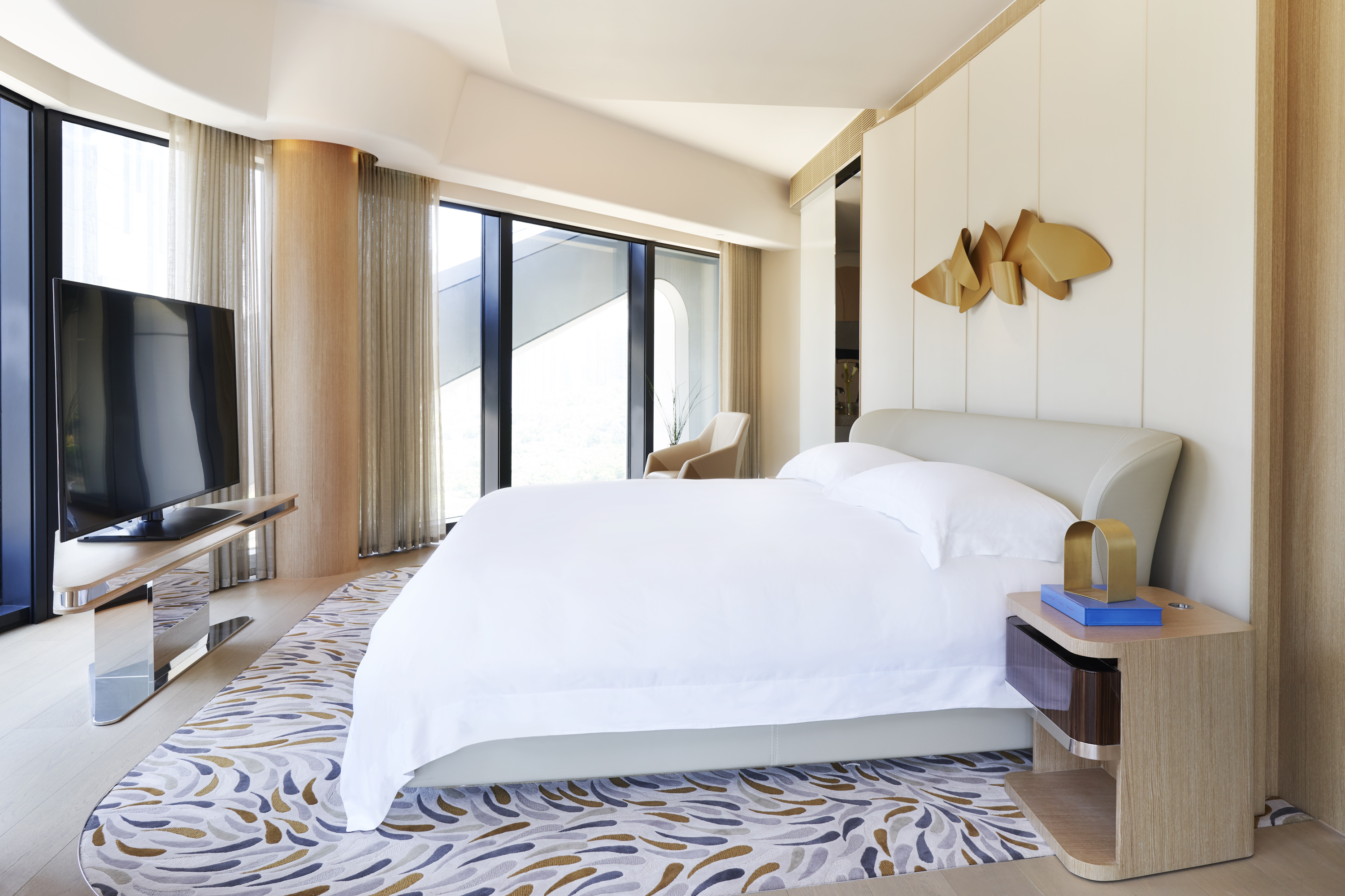 PRESTIGE, SUITE, KING BED