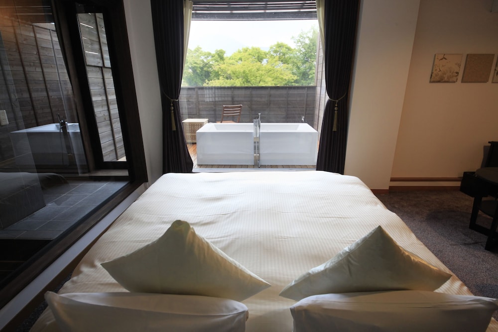 Hakone Bettei Koyoi 32/72