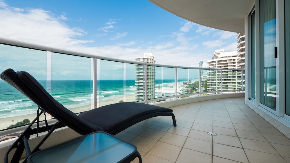 Pacific Views Resort 37/73