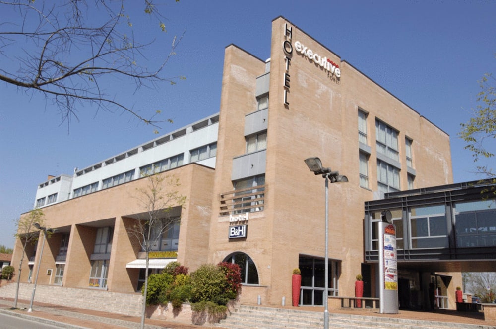 Executive Forli 3/41