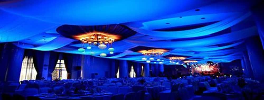 Hotel Supreme Convention Plaza 33/36