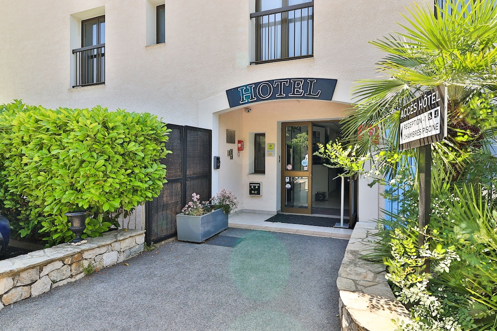 Hotel Perla Riviera 35/48