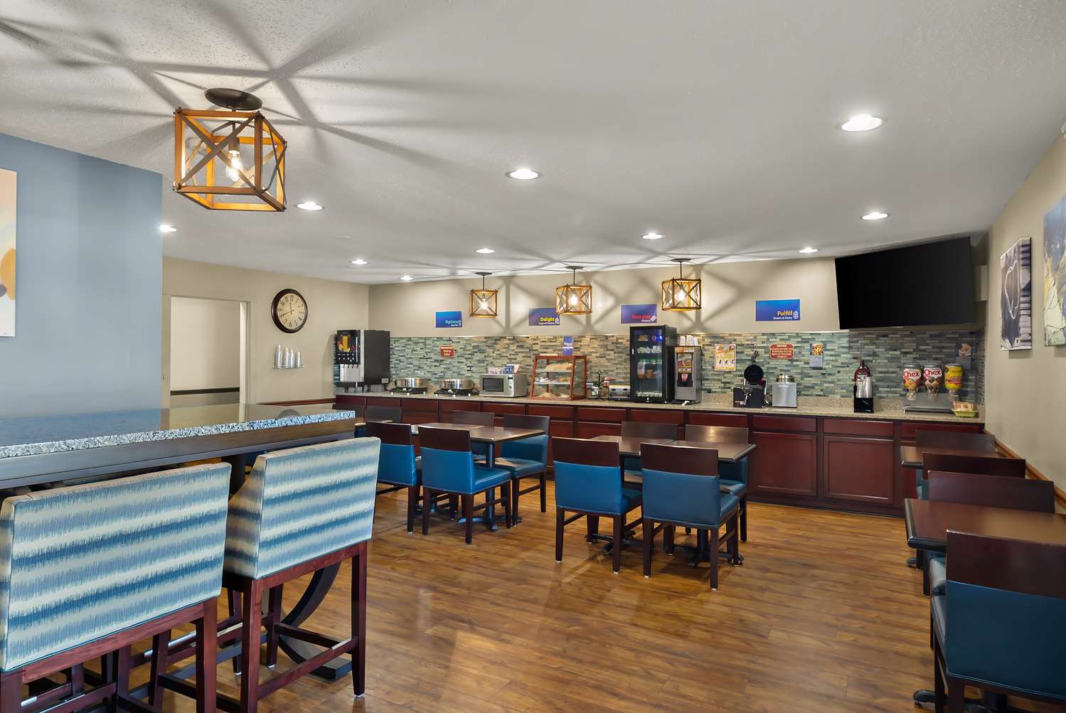 Best Western Lakewood Inn 34/37