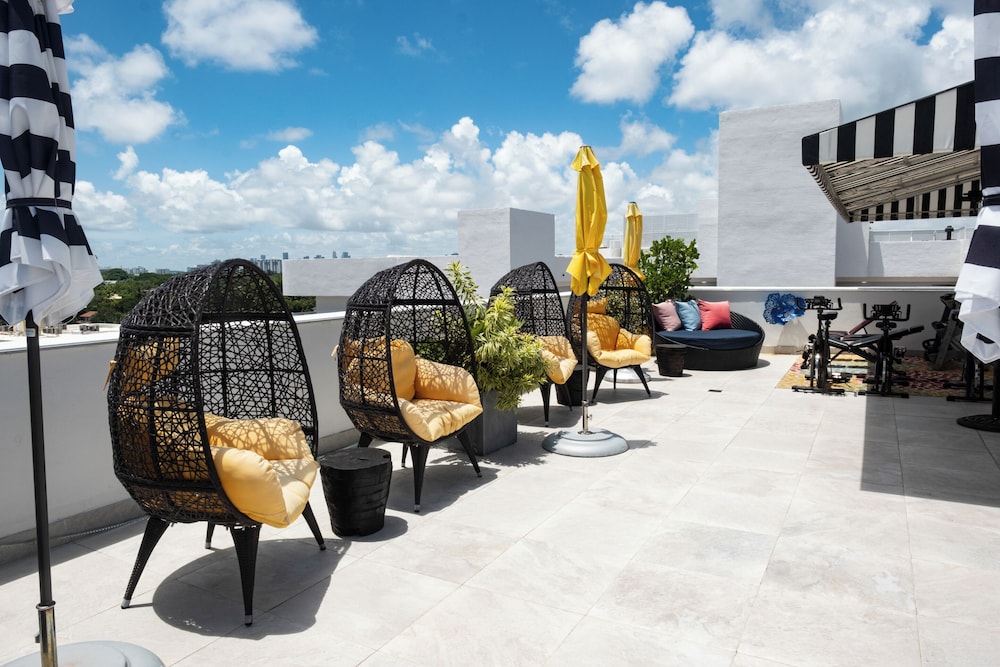 Hotel Croydon Miami Beach 10/75