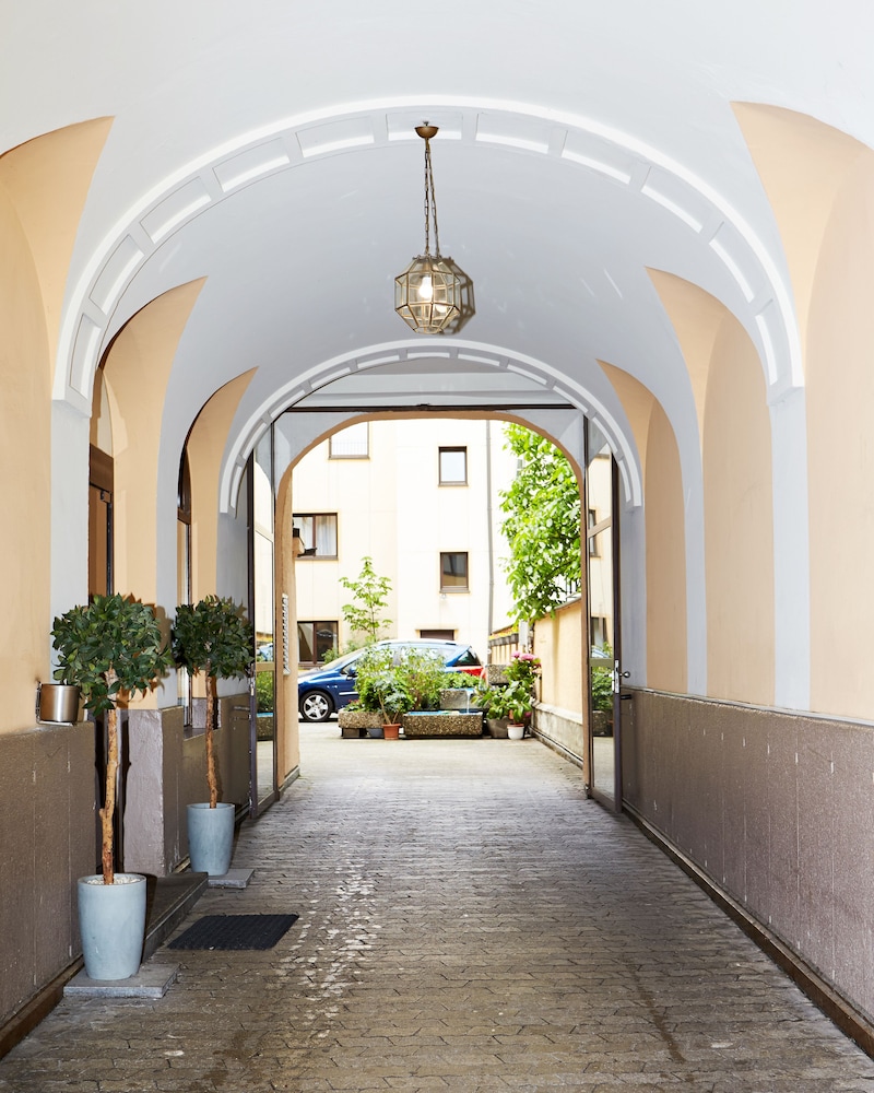 Brunnenhof 12/69