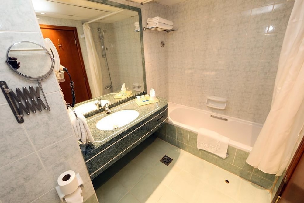 GSS Avenue Hotel 36/39