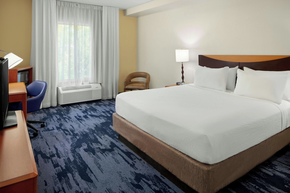 Fairfield Inn Suites Carlisle 12/55