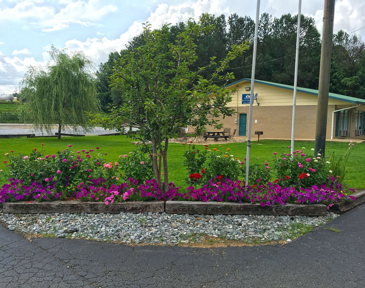 Americas Best Value Inn Heflin 21/23