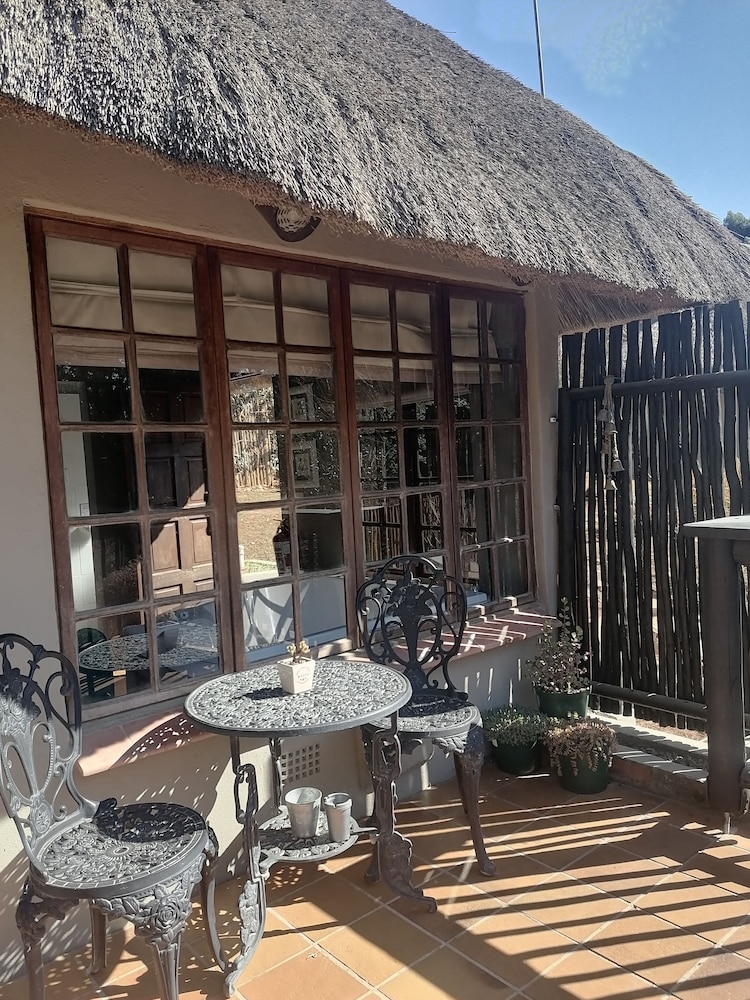 Hawklee Country House 20/50