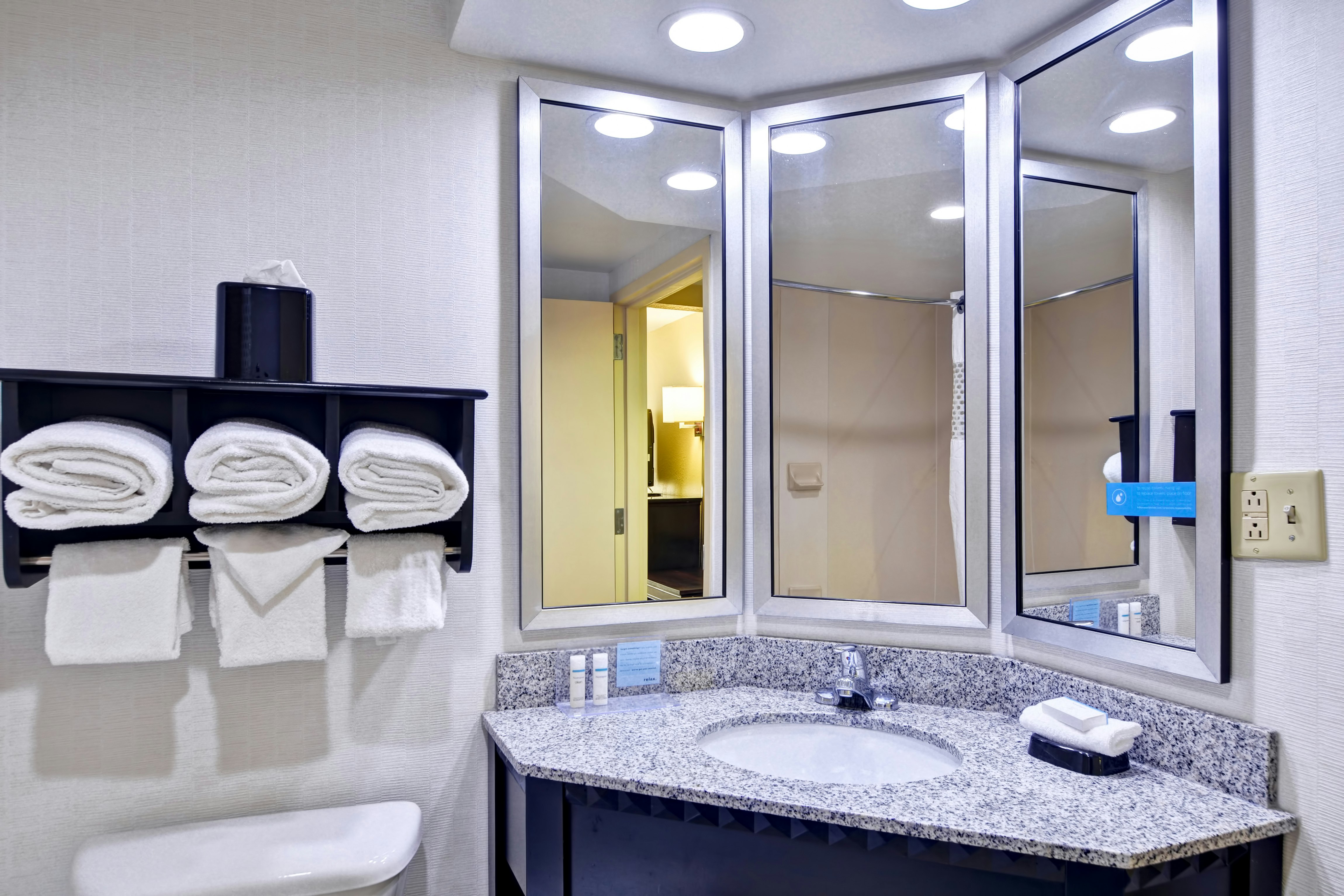 Room, King Bed, Hampton Inn Mobile-East Bay/Daphne 5/6