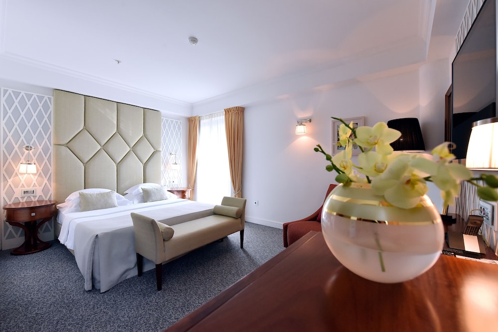 Ziya Hotel 24/67