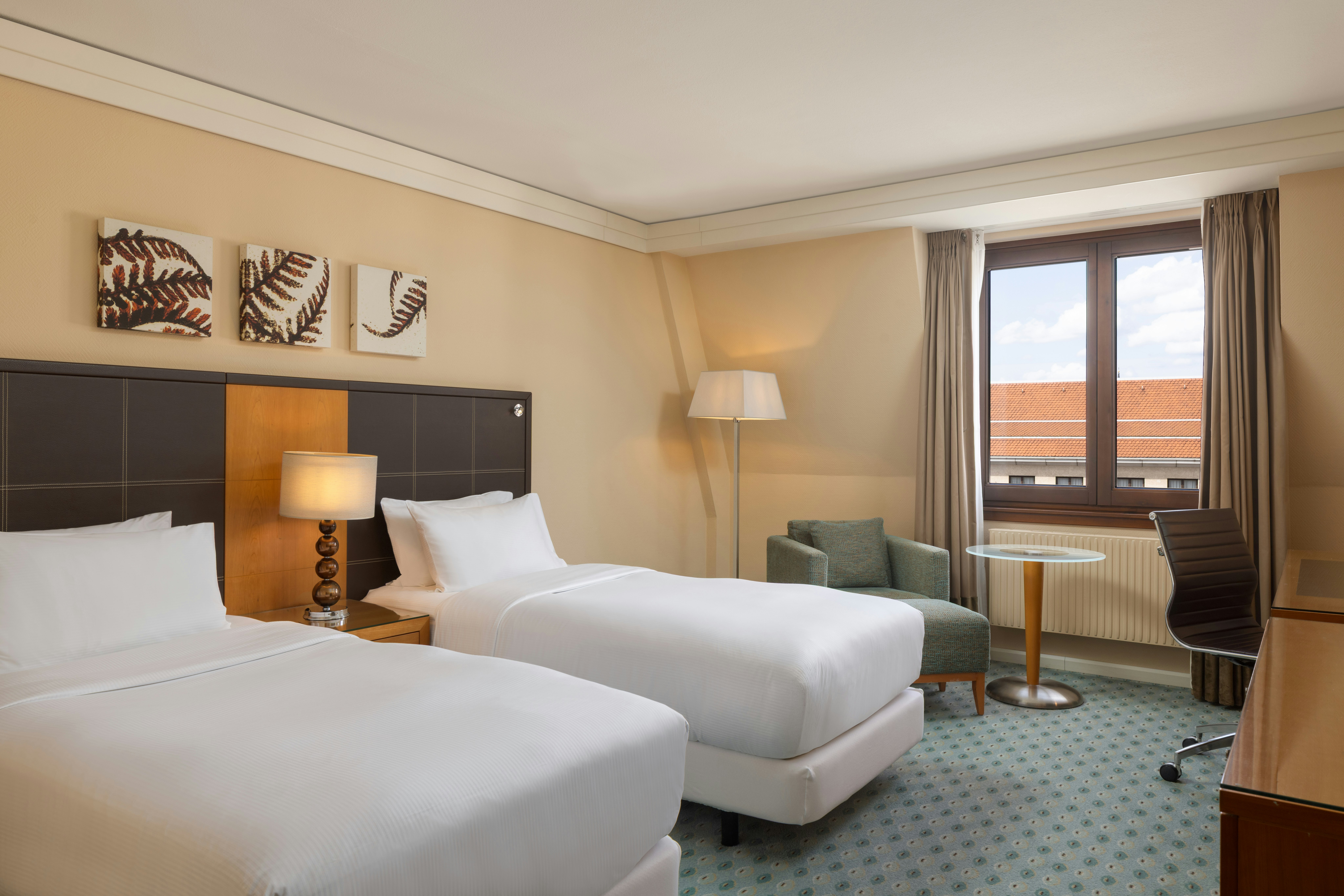 Deluxe, Twin Beds
