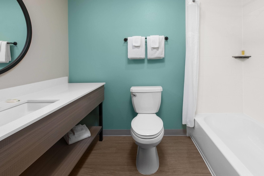 ECHO Suites Extended Stay by Wyndham Fort Worth Alliance 57/59