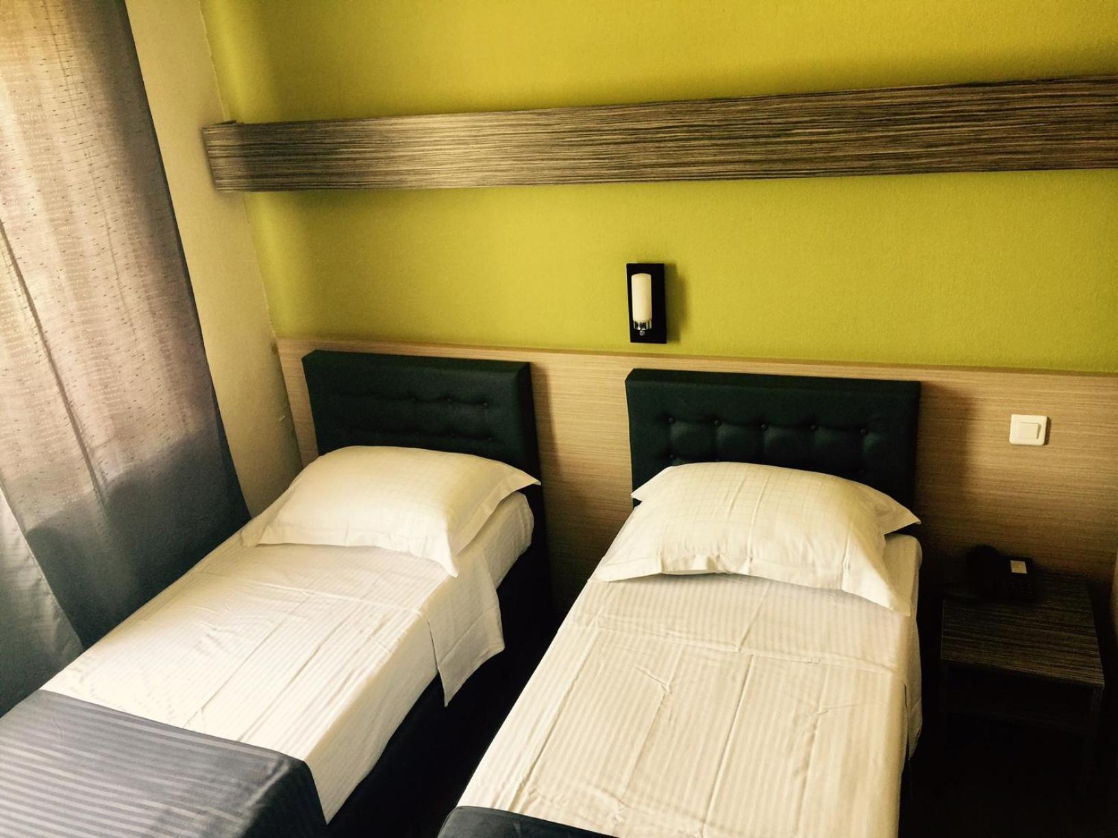 Room, Double or Twin Bed