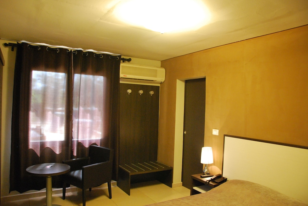 HOTEL TERMINUS 29/54