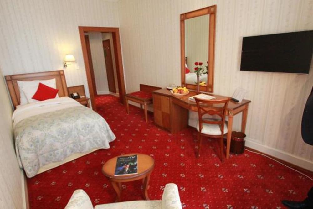 GOLF HOTEL RENE CAPT 30/67