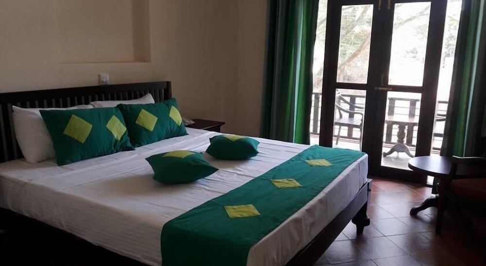 Serendip Stone Hotel and Bungalow photo1