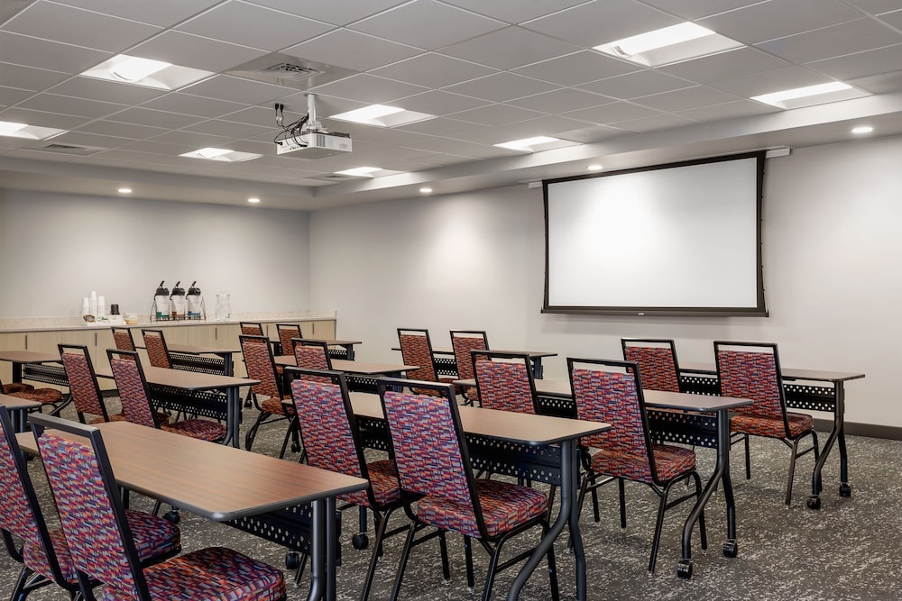 TownePlace Suites Iron Mountain 18/22
