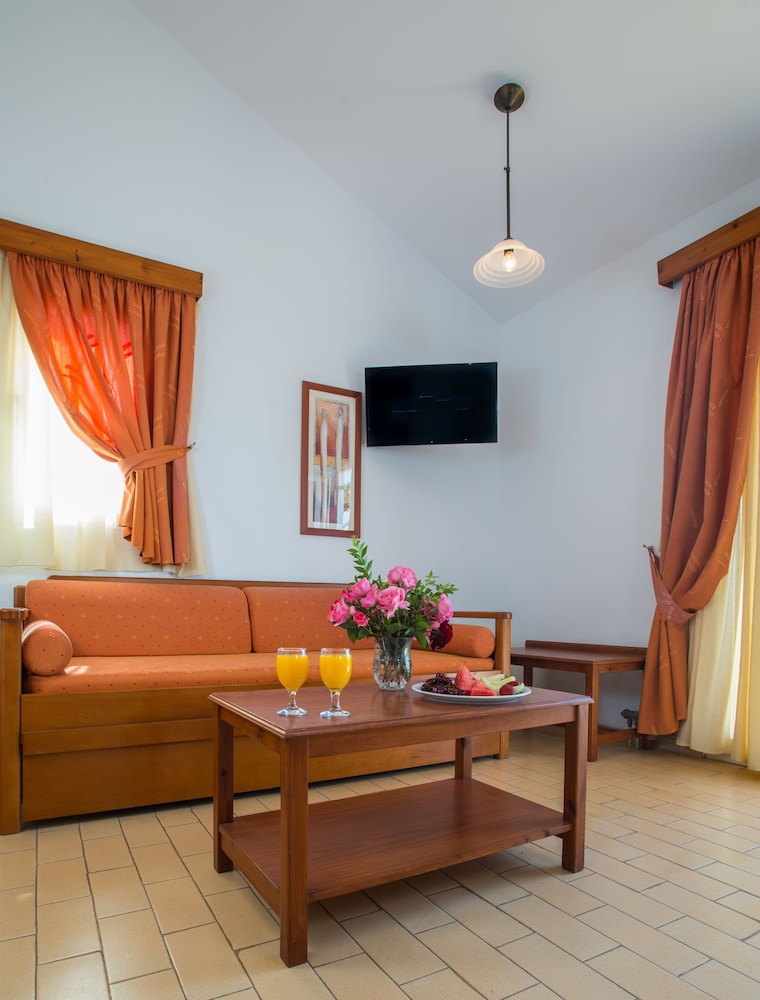 Hotel Delfinia 66/87