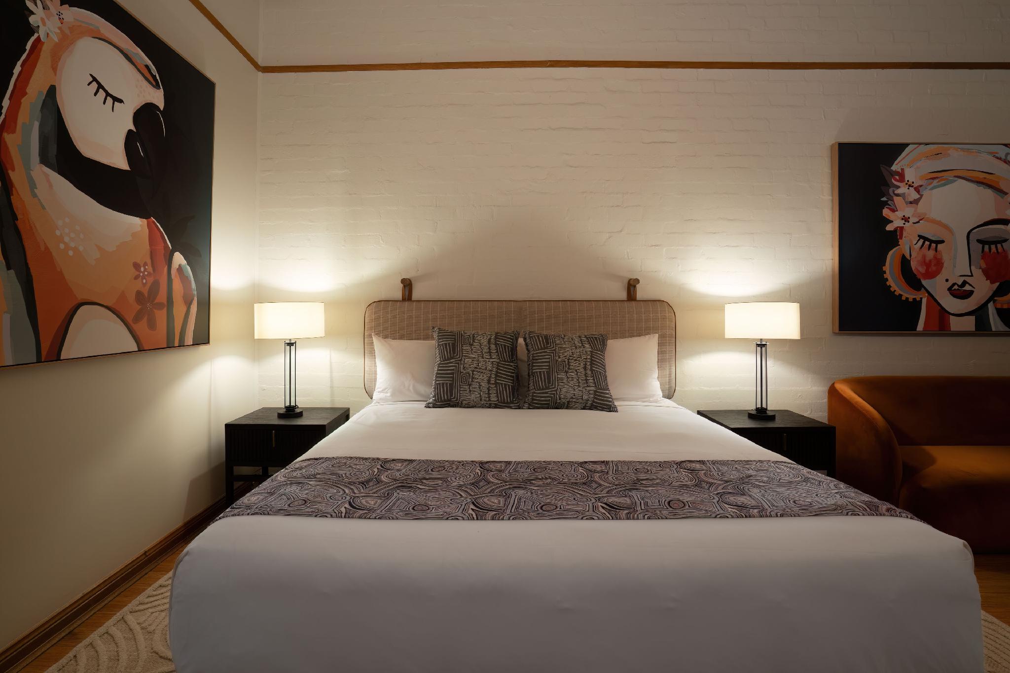 Premium, Lodge