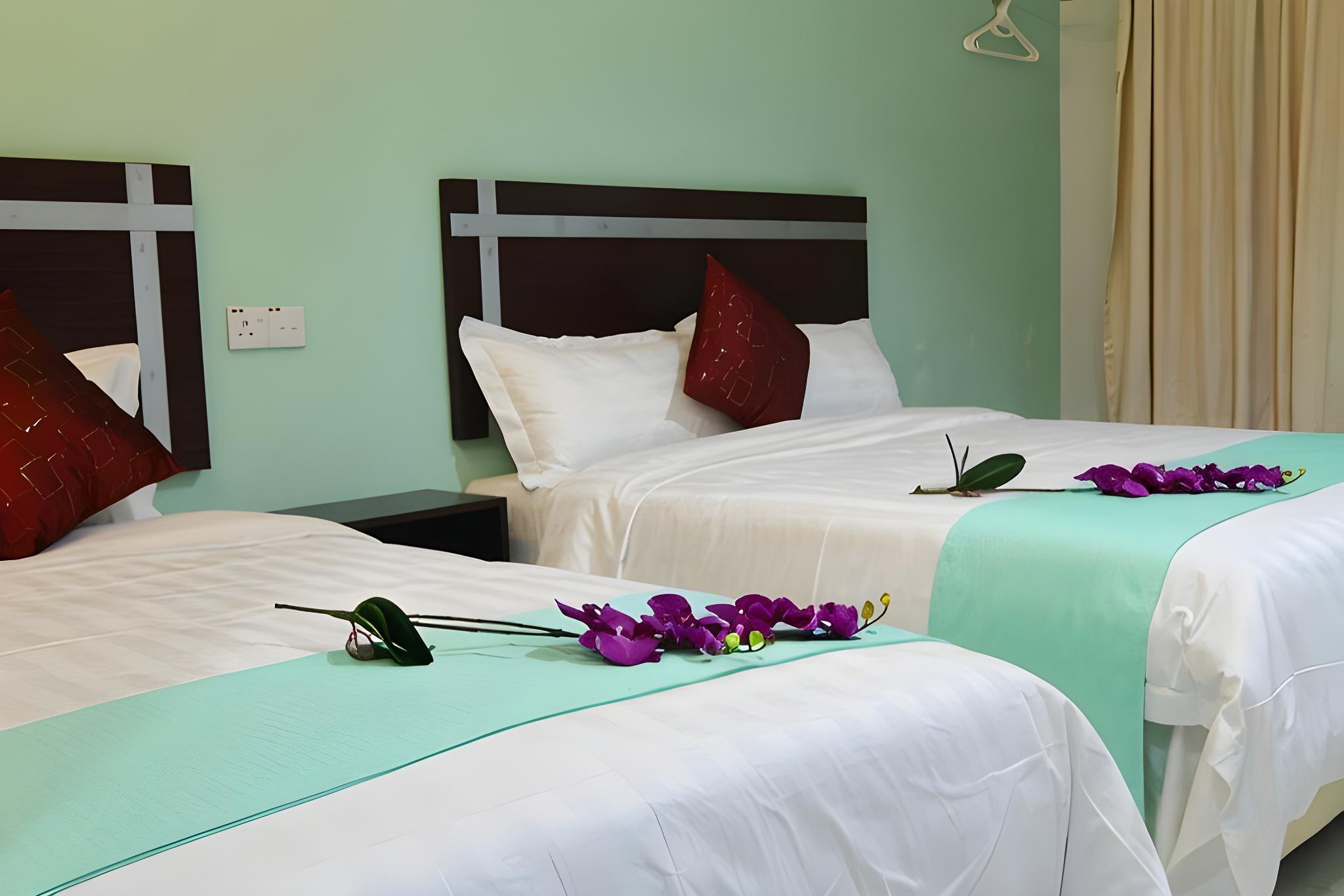 Room, Triple, 1 Double and 1 Single Bed, No Window