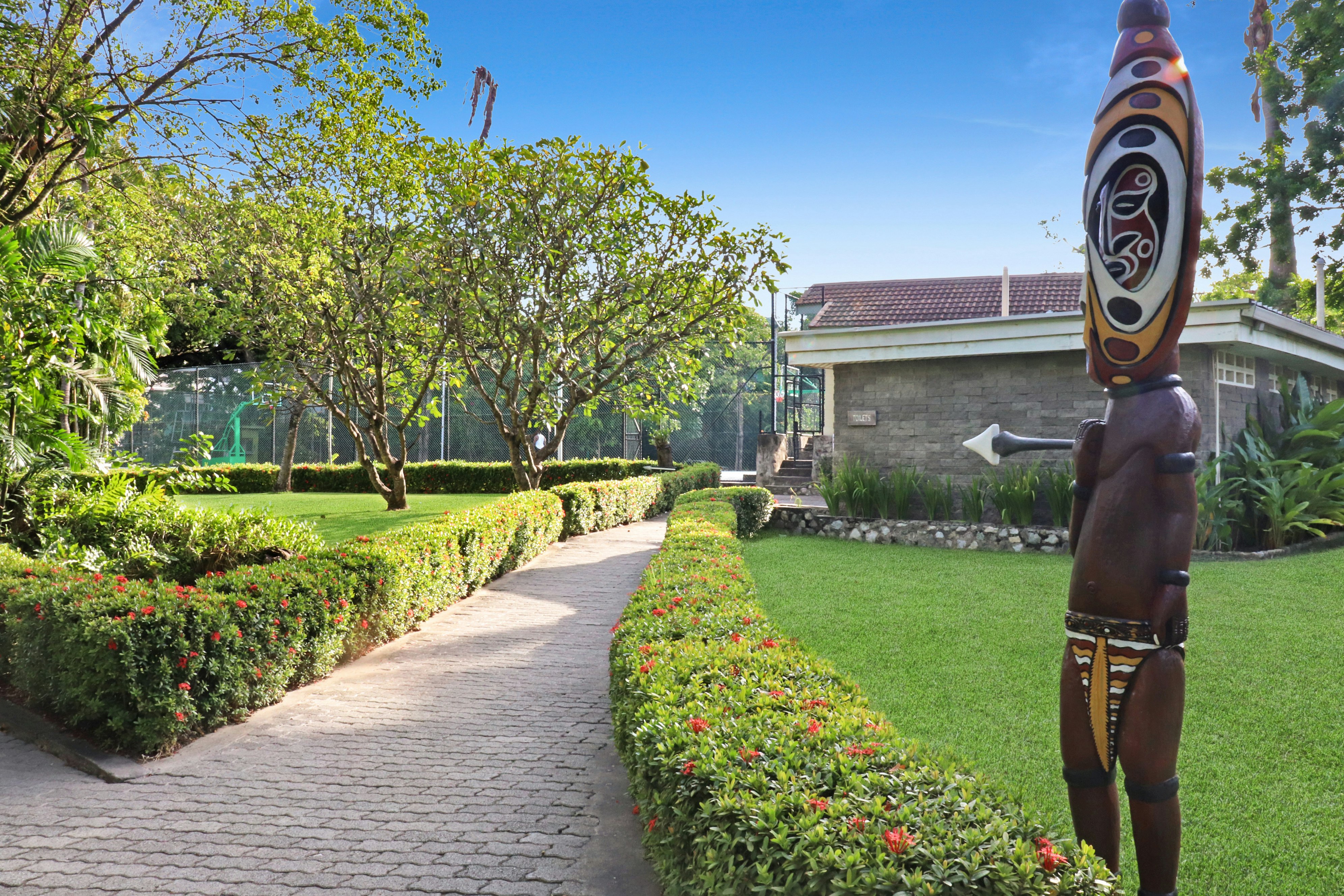 Holiday Inn Port Moresby 77/79