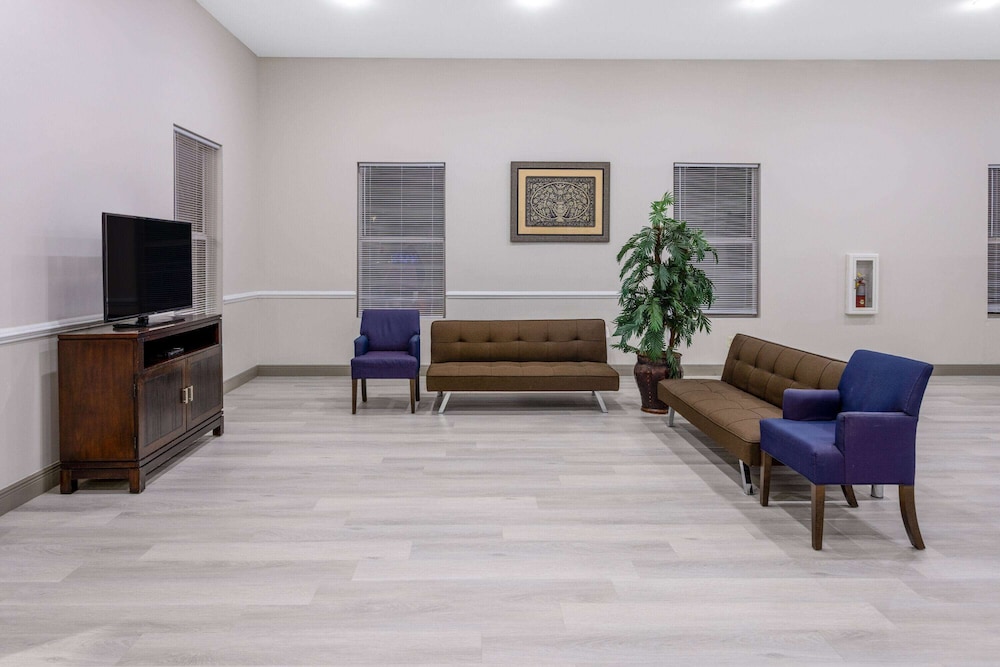 Travelodge by Wyndham Kingsland GA 42/61