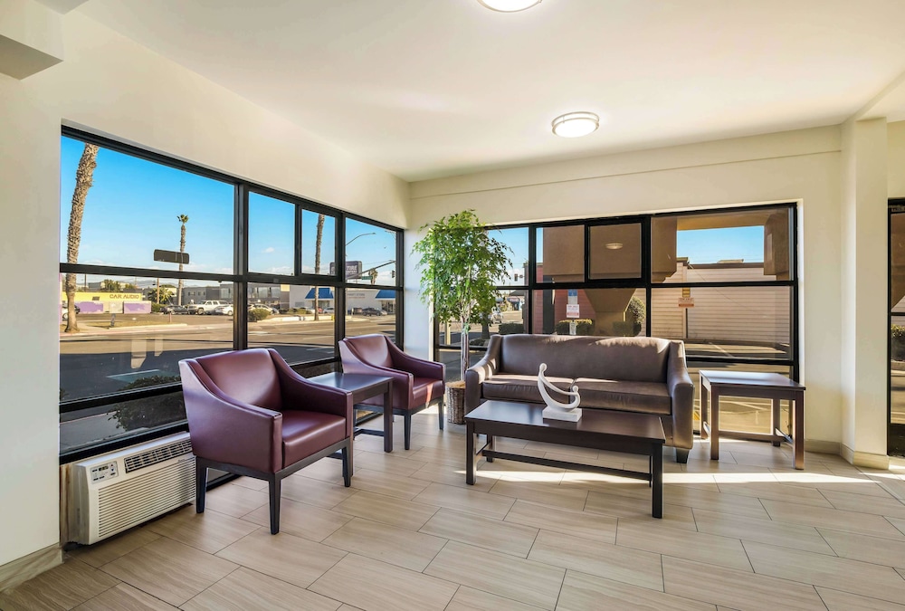 Days Inn by Wyndham Chula Vista/San Diego 42/57