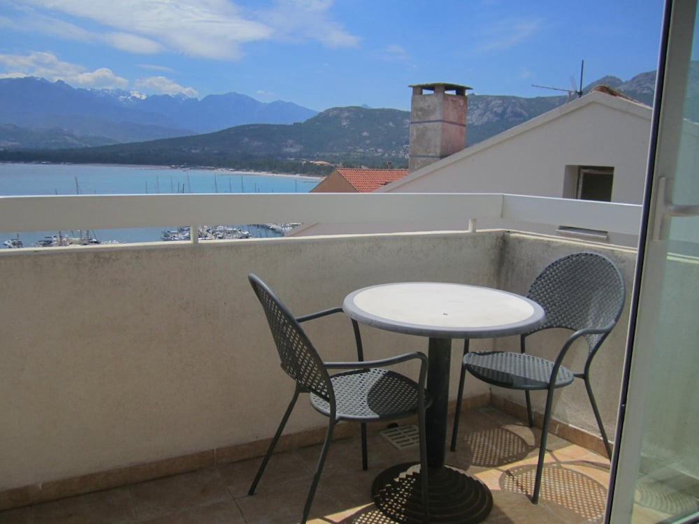 Hotel Le Rocher 48/52