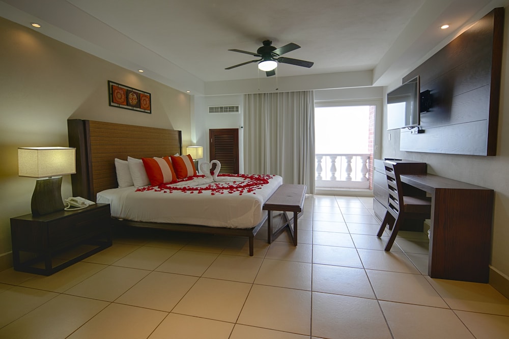 Costa Sur All Inclusive Resort Puerto Vallarta 15/50