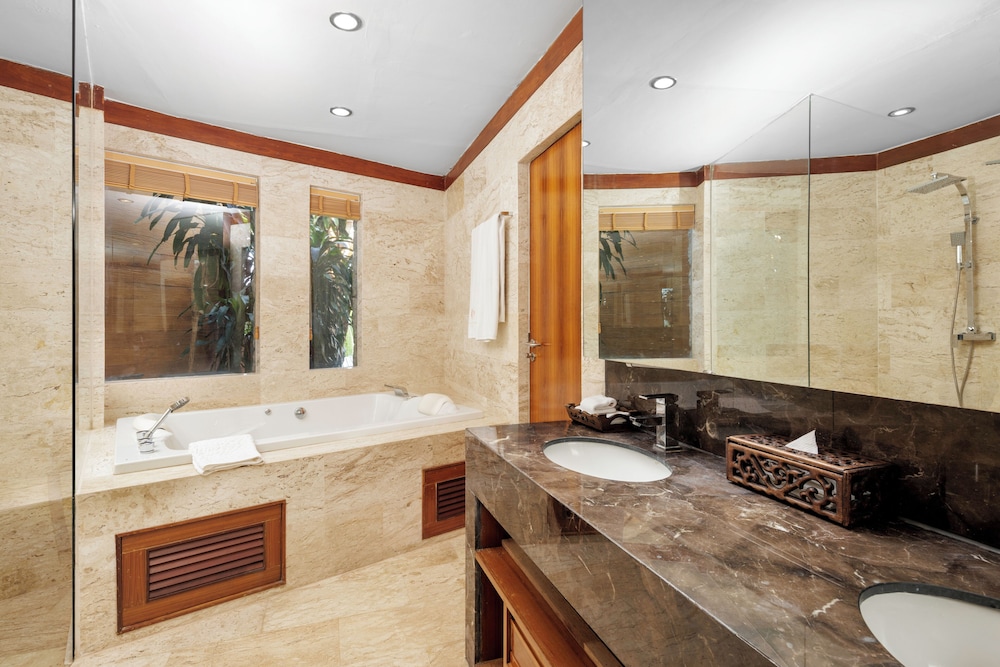 Koi Signature Villa 66/67