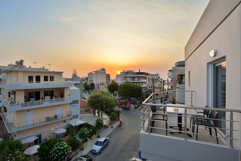 Elia Residences 2/59