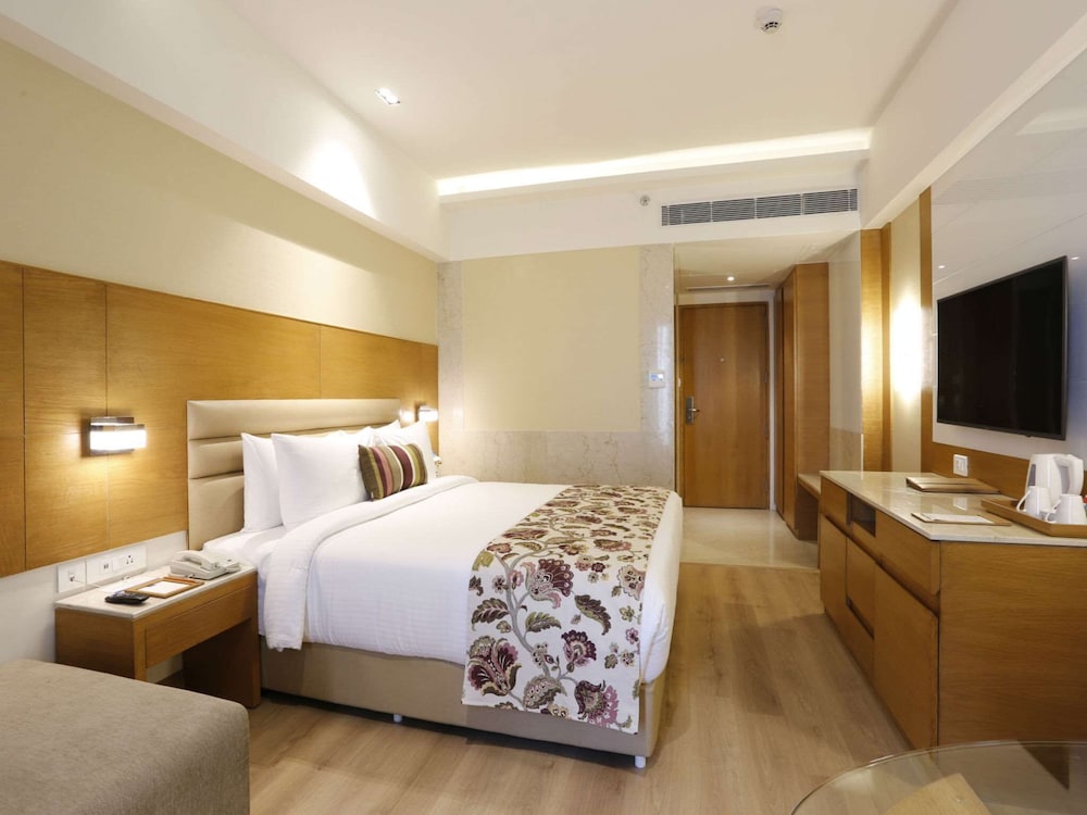 Nataraj Sarovar Portico 15/47
