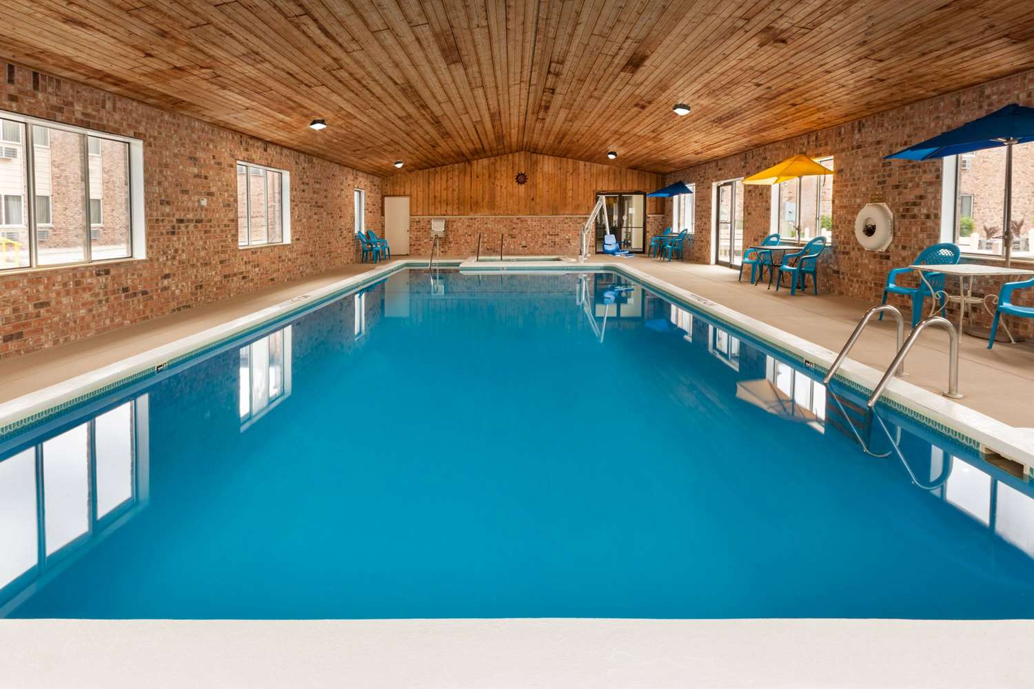 Baymont by Wyndham Manistee 24/42
