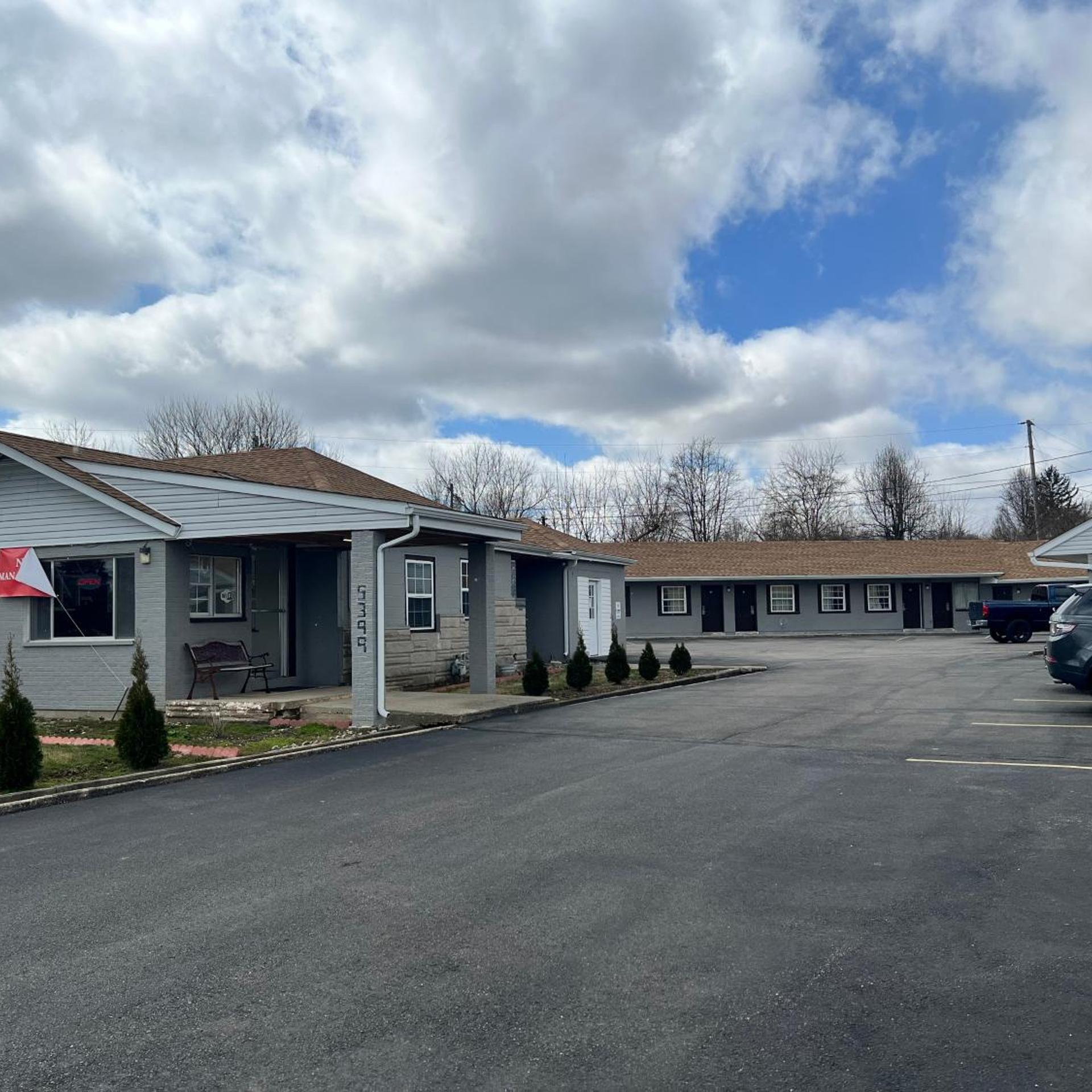 Oxford Inn 1/8