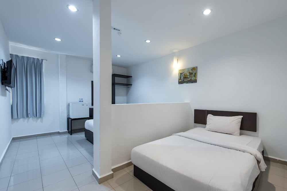 OYO 1090 Hollitel Hotel Melaka 3/17