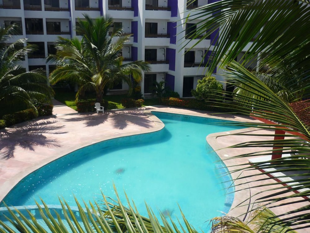 Debliz Hotel 16/19