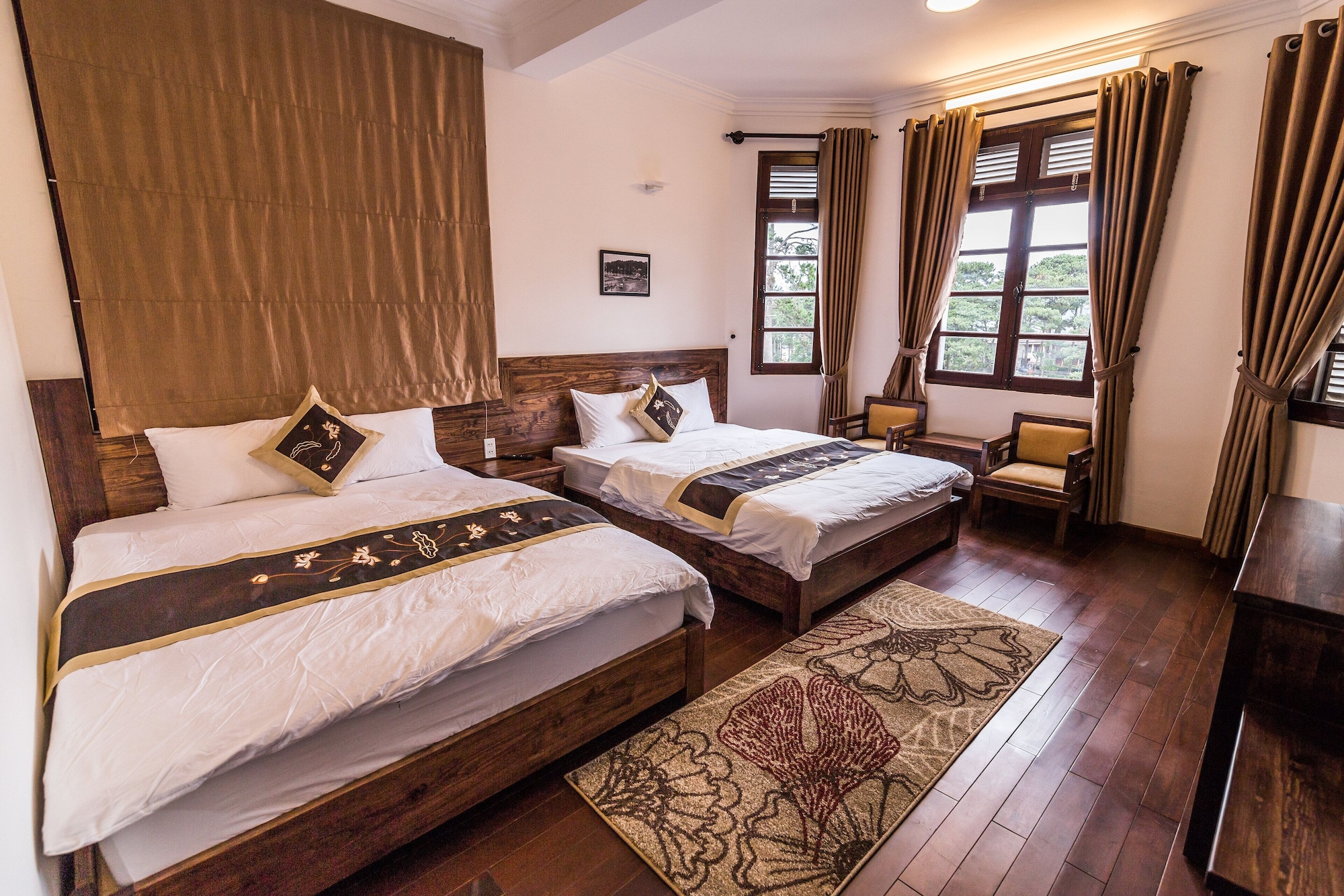 ROOM, TRIPLE
