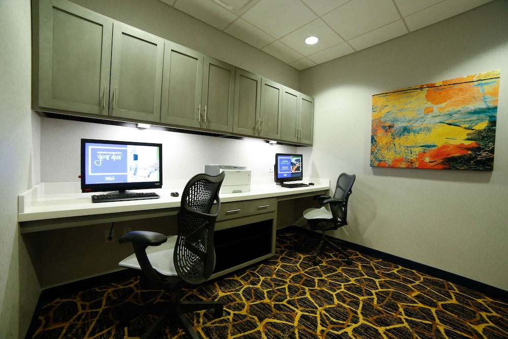 Hampton Inn Suites Forest City Nc 42/43