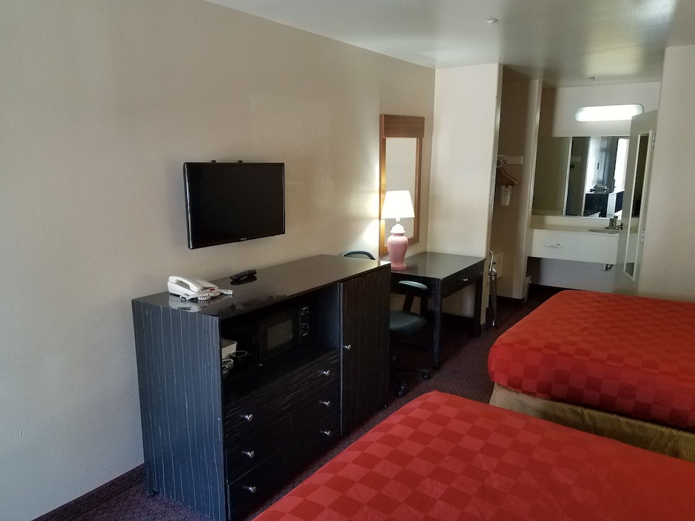 Olive Tree Inn & Suites, a Howard Johnson by Wyndham 58/72