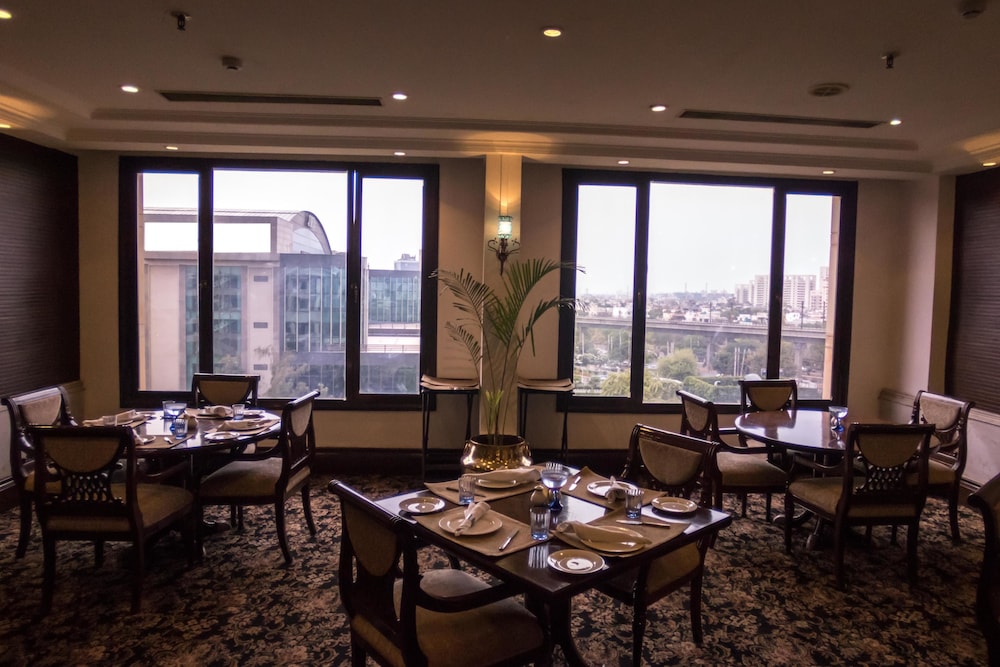 The Bristol Hotel 57/68