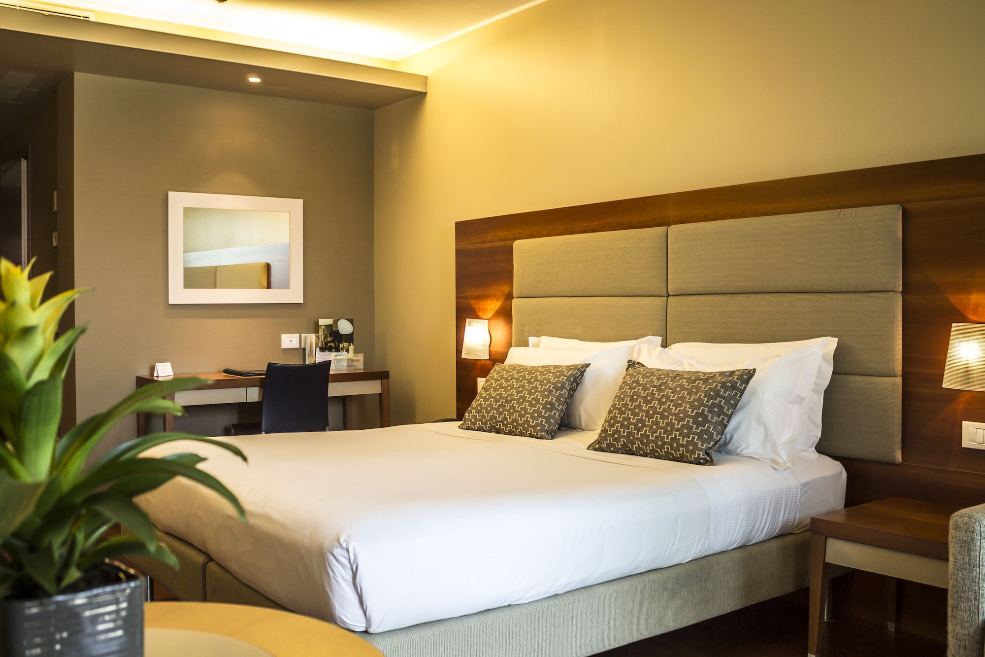 غرفة بسرير مزدوج بإطلالة على البحيرة، Hotel Corte Valier 3/10