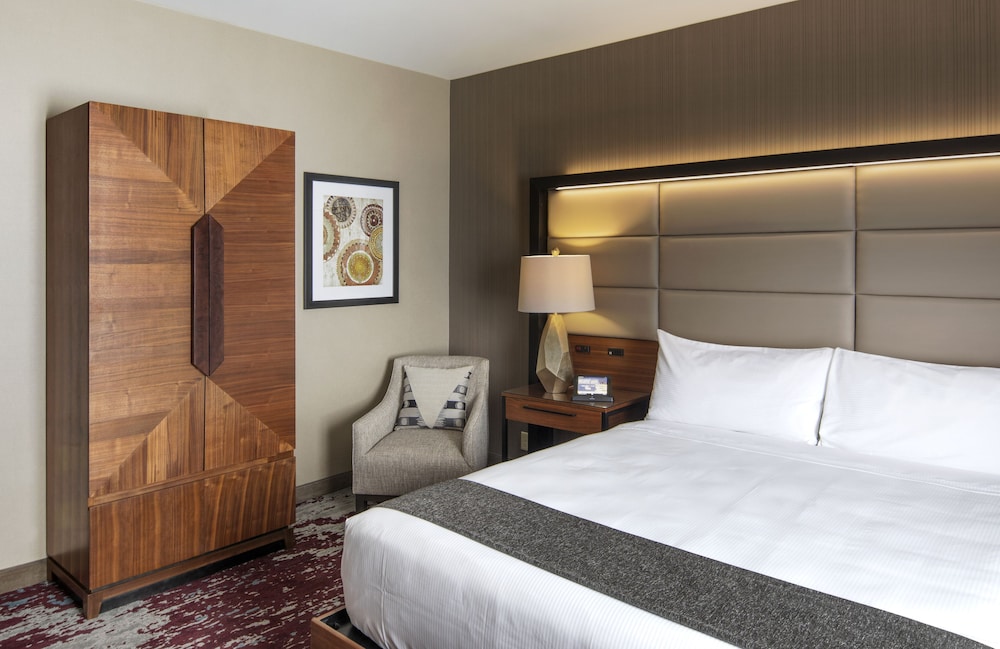 Hampton Inn Suites Highland California 8/42