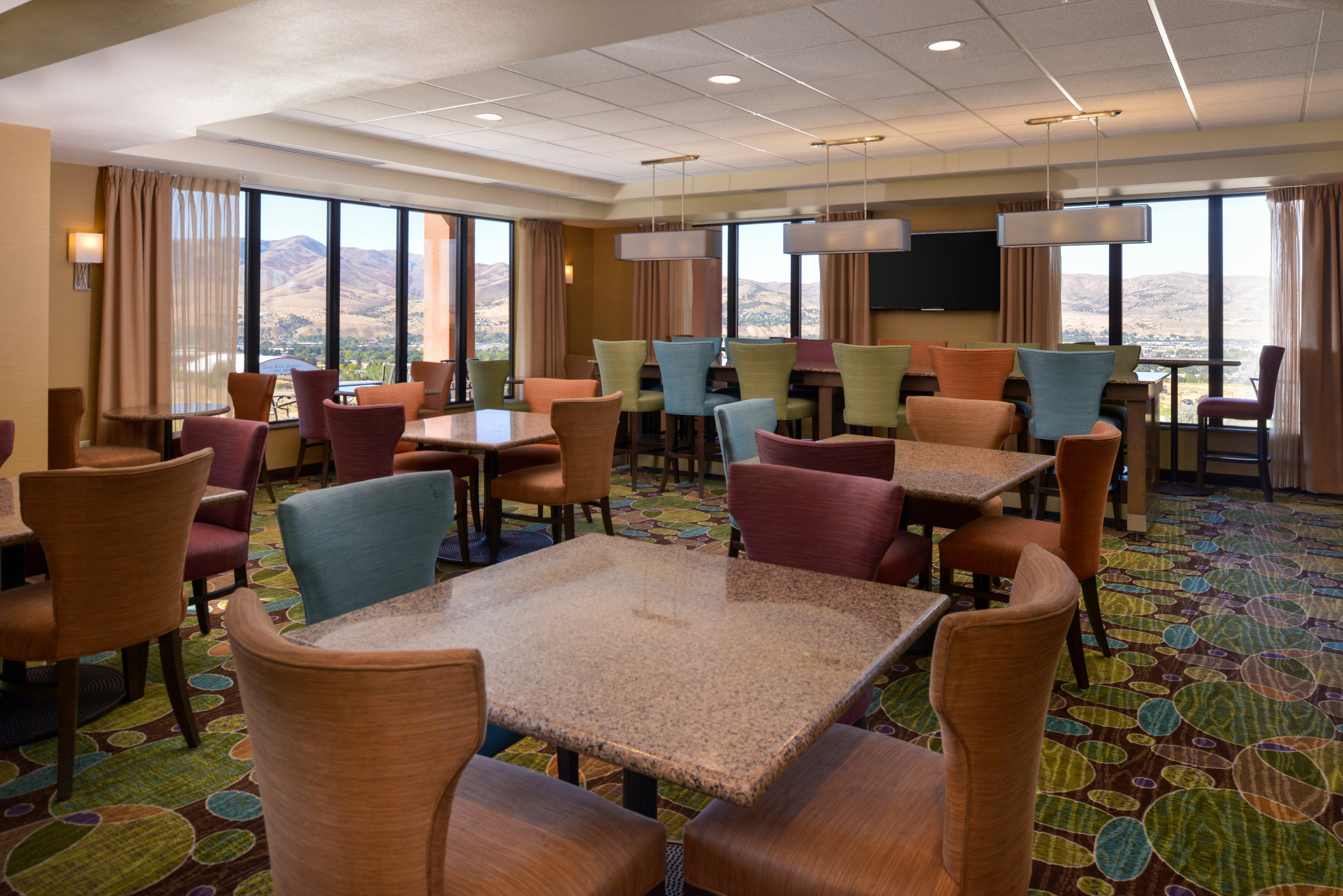 Holiday Inn Express Suites Pocatello 61/97