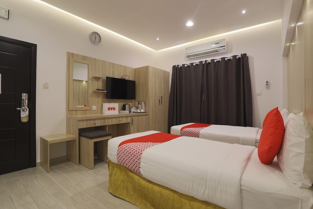 Capital O 314 24 Gold Hotel 18/49