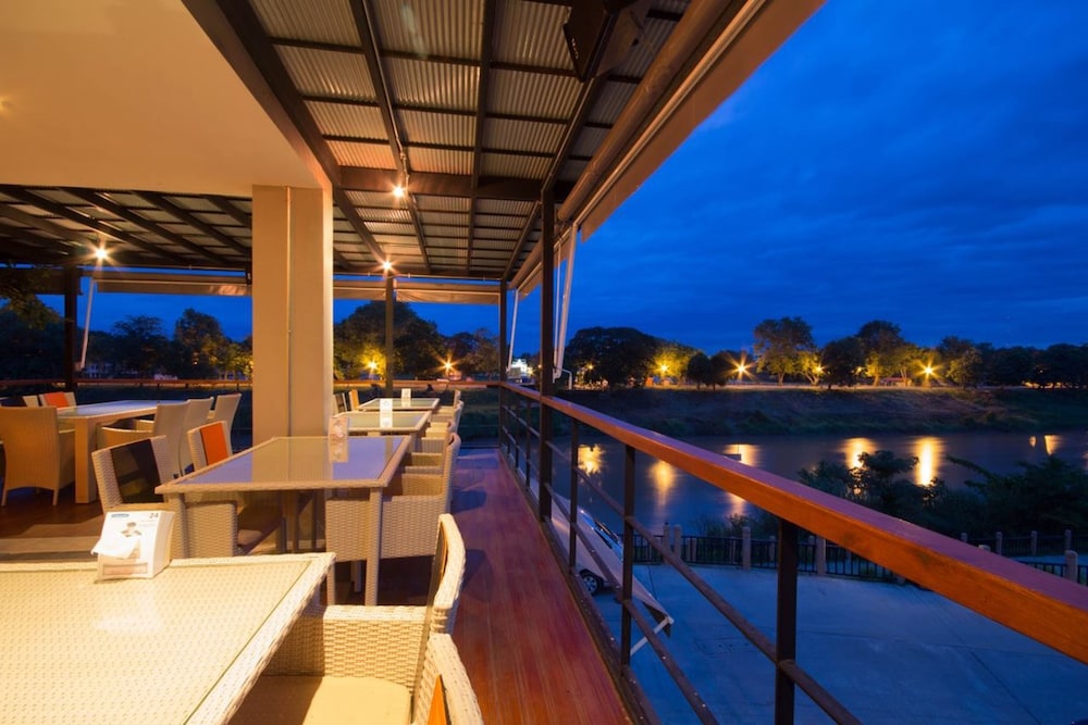 Dragon River Avenue Hotel 31/40