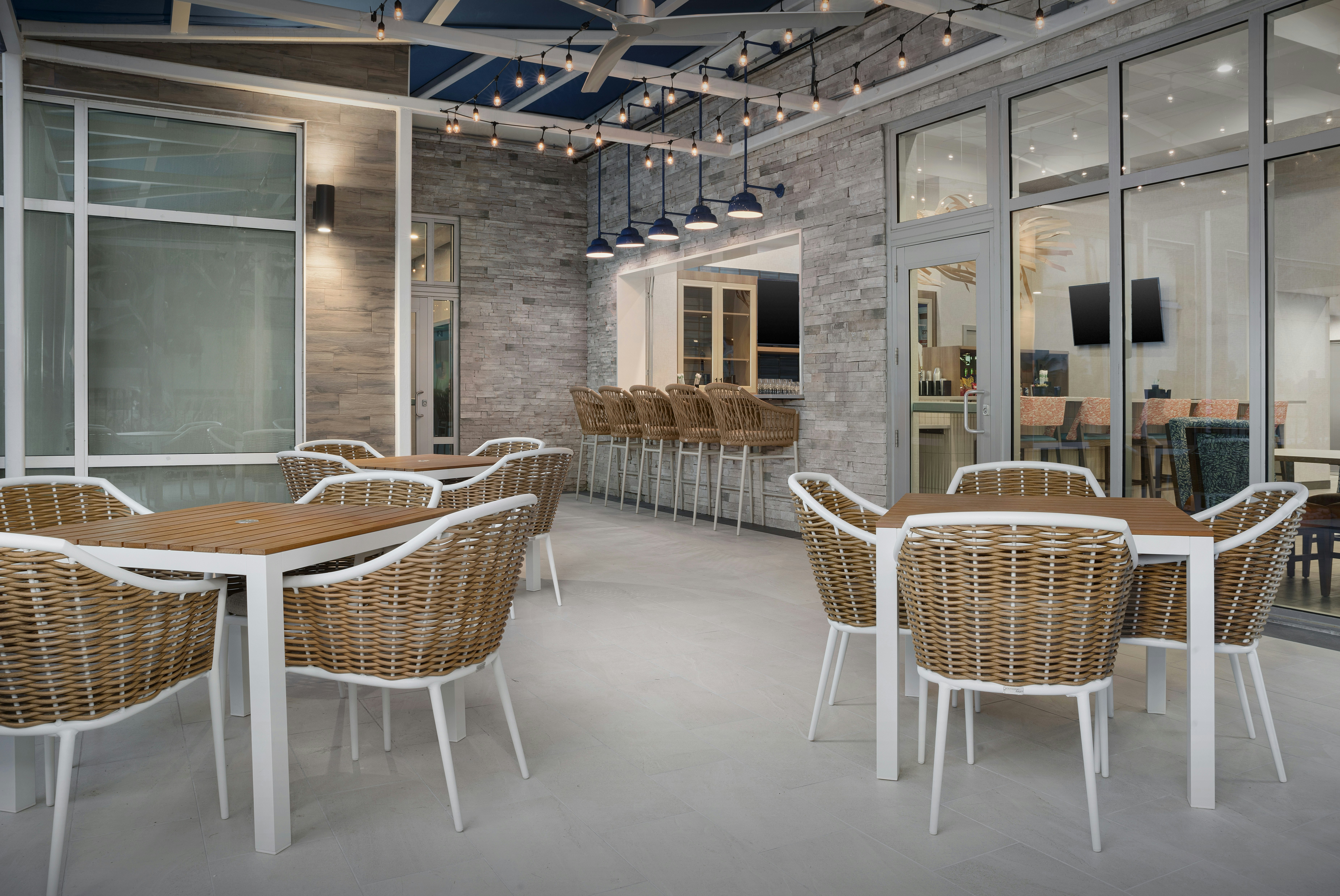 Hampton Inn and Suites Naples South FL 24/26