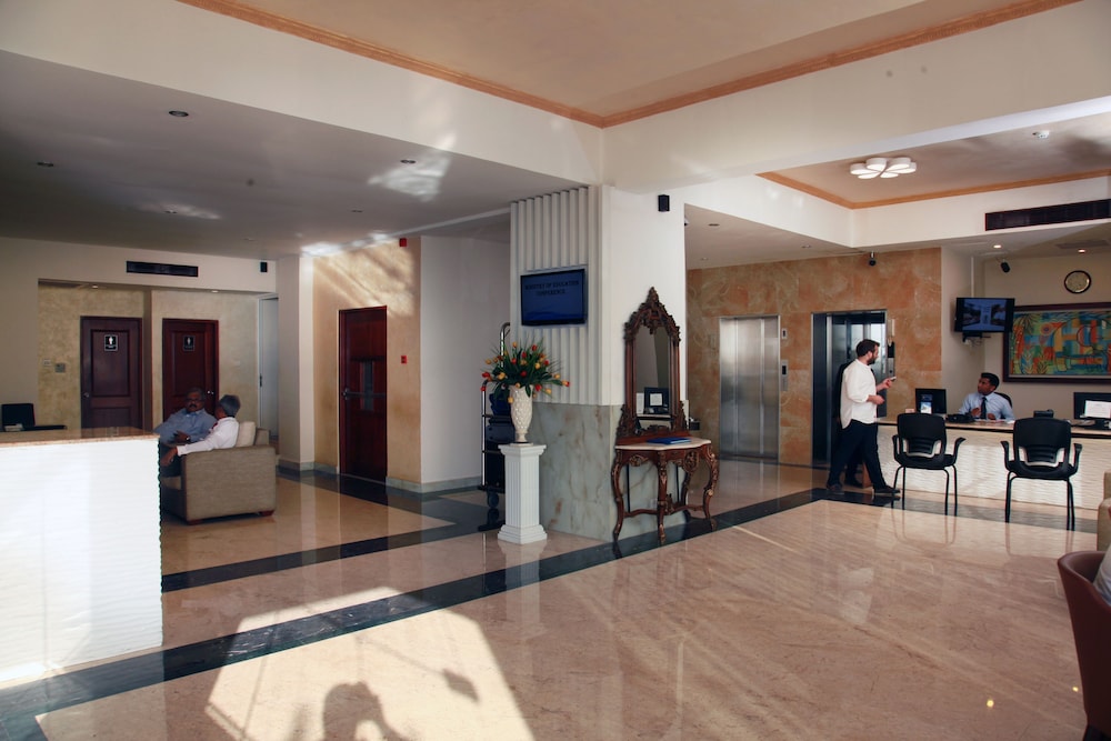 Mirage Colombo Hotel 7/81