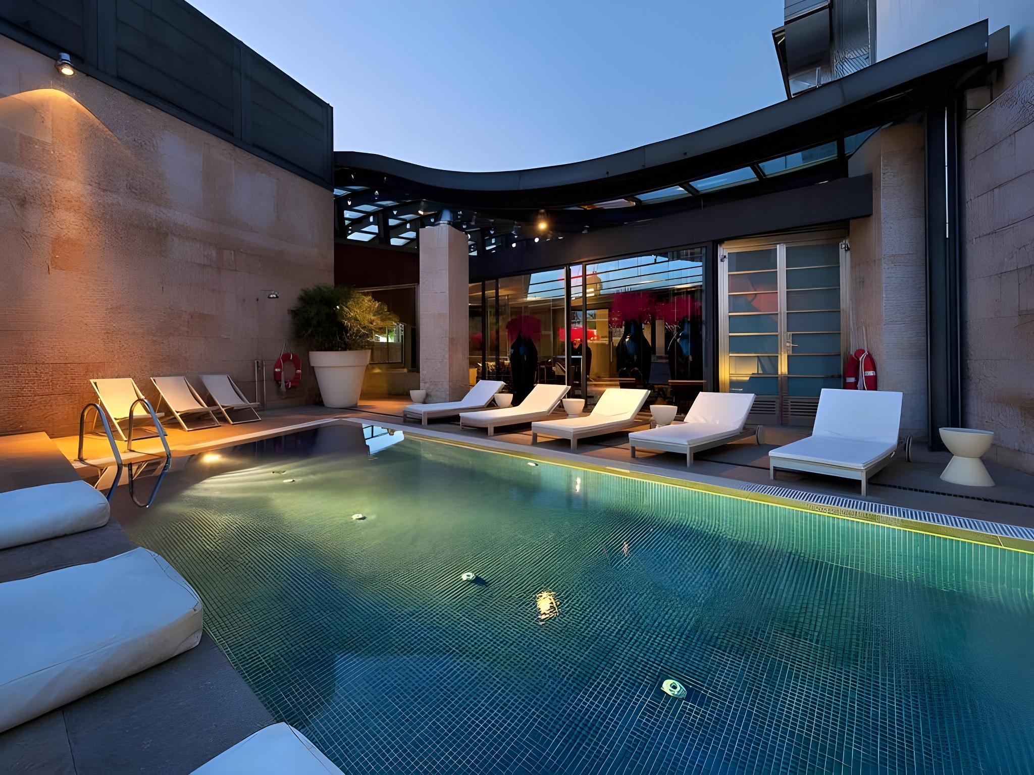 LOFT