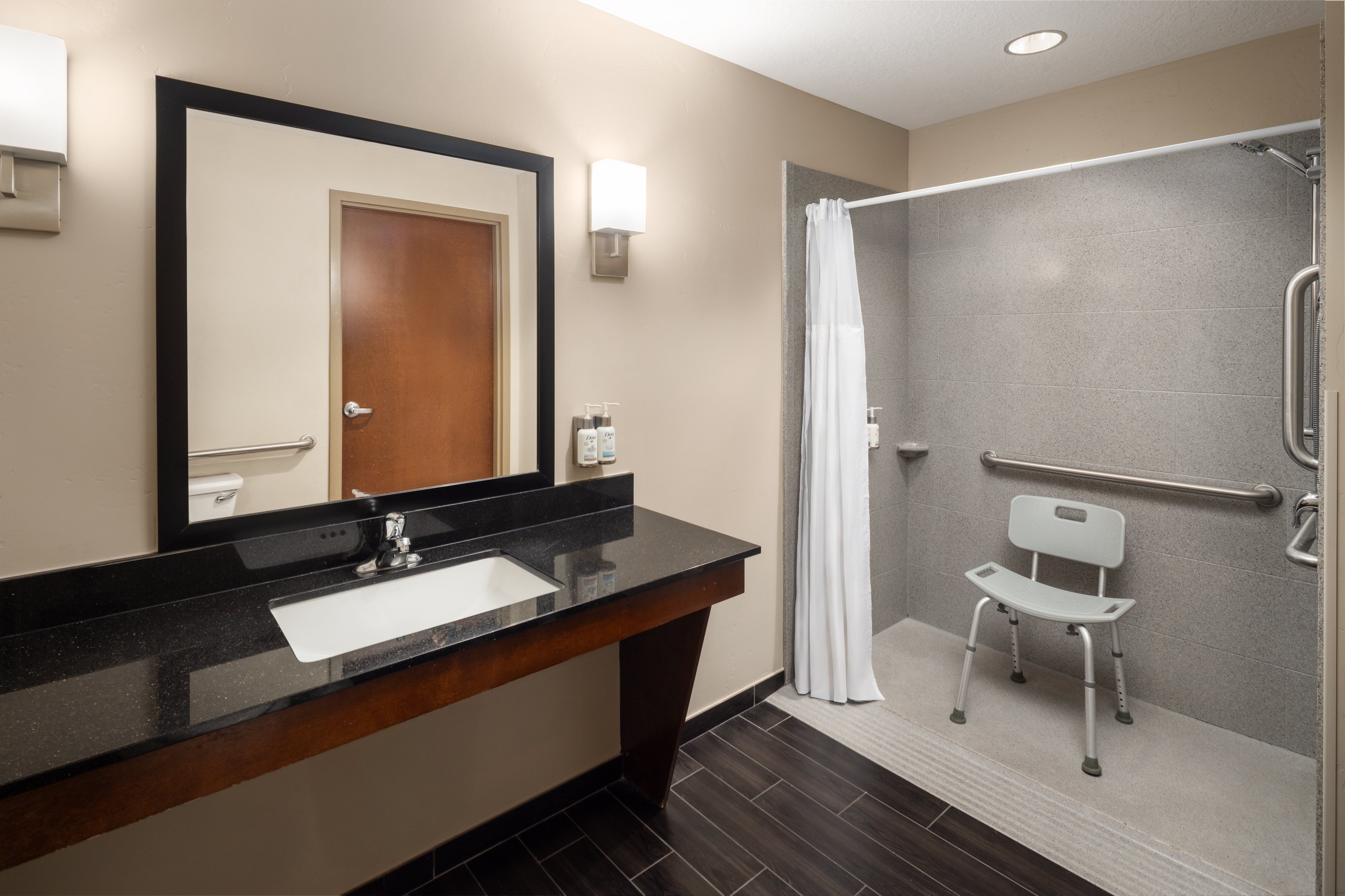 غرفة قياسية بسريرين كوين لذوي الإعاقة، Garner Hotel Page - Lake Powell Area By IHG 8/10